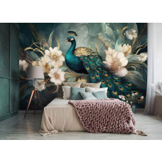 Fotobehang met een pauw en luxe bloemen in een slaapkamer, met een rustgevende sfeer door de combinatie van diepe kleuren en zachte bloementinten.