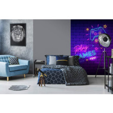 Een fotobehang met een stoer design van neonletters en controllers, geschikt voor een gamekamer.