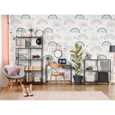 Een modern kinderbehang met een regenboog in zachte tinten, geschikt voor een woonkamer.