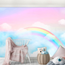 Fotobehang met een dromerige regenboog en zachte wolken in pastelkleuren. Een perfecte keuze voor een babykamer met een lieve uitstraling.