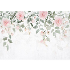Fotobehang met romantische rozen in zachte roze en crèmetinten tegen een witte muur.