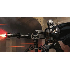 Mandalorian Blaster fotobehang toont de Mandalorian met zijn iconische blaster, klaar om te vuren, met een actievolle achtergrond.