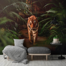 Een kantoor met een fotobehang van een majestueuze tijger die door het regenwoud loopt, omringd door weelderige jungle en natuur.