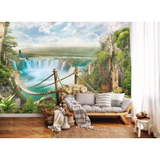 Een fotobehang van een touwbrug over een waterval in een sprookjesachtige jungle, perfect voor de kinderkamer.