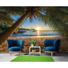 Fotobehang met een tropisch strandparadijs, een sierlijke palmboom bij een schitterende zonsondergang en de eindeloze zee, ideaal voor een bedrijfsruimte.