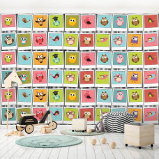 Een fotobehang met een collage van uiltjes en vogeltjes, ideaal voor een kinderomgeving.