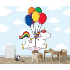 Een fotobehang met een eenhoorn en ballonnen tegen een wolkenlucht, geschikt voor een speelkamer.