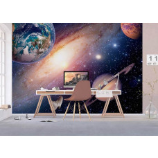 Een kantoor met een fotobehang van het universum met allemaal planeten en sterren.