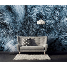 Een fotobehang met dierenvachtpatronen, passend in een moderne woonkamer.