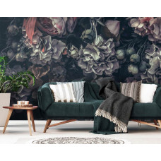 Een fotobehang met vintage bloemenmotief te zien in de slaapkamer en woonkamer.
