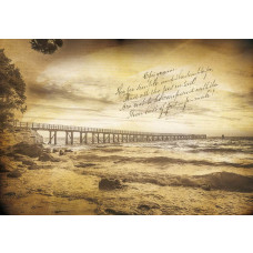 Oude pier en zee, vintage fotobehang met een kalm en rustgevend uitzicht op de horizon.