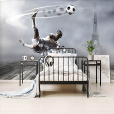 Fotobehang met een voetballer en de Eiffeltoren op de achtergrond, ideaal voor een kinderkamer.