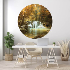 Een muurcirkel met een waterval in een herfstbos, perfect voor een kantooromgeving.
