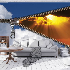 Een fotobehang met een weergave van wolken en een ritsopening in een woonkamer.