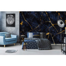 Een groen-goud marmerlook fotobehang in een industrieel ontwerp, perfect voor een woonkamer.