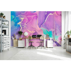 Een vliesbehang met roze en gouden marmerpatronen, perfect voor een elegant kantoor.