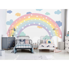 Een kleurrijk kinderbehang met een regenboog, wolken en sterren, ideaal voor diverse kinderkamers.