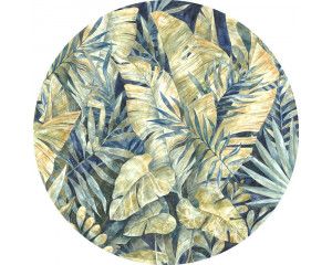 Gouden bladeren in een weelderige jungle setting op een luxe muurcirkel.