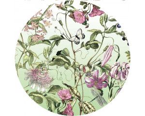 Bloemen en vlinders in een kleurrijke setting op een muurcirkel.