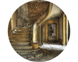 Oud gebouw in industriële stijl, afgebeeld op een behangcirkel.