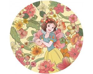 Behangcirkel van Sneeuwwitje in een zomerse bloemenweide, met eindeloze kleurrijke bloemen en een zonnige sfeer.