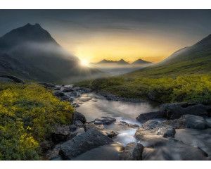 Fotobehang Bergrivier bij Zonsondergang