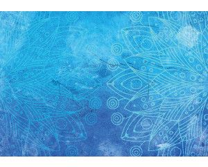 Blauwe mandala in symmetrisch patroon en abstract kunstwerk op fotobehang.