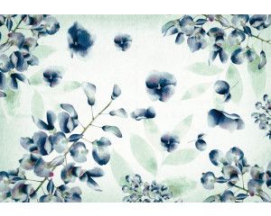 Fotobehang met inkt bloemen in paars en blauw, artistieke aquarel bloemen voor een serene sfeer.