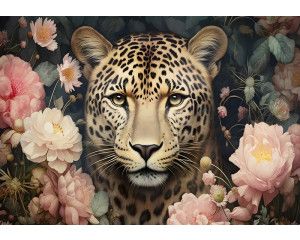 Fotobehang van een imposante jaguar tussen bloemen, met een dramatische weergave van de luipaardachtige in zijn omgeving.
