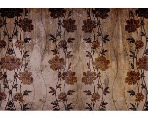 Klassieke bloemen in bruine tinten op fotobehang, rustiek en elegant.