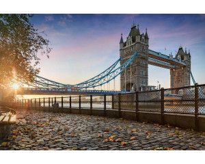 Magisch uitzicht op de Tower Bridge in Londen, Engeland, prachtig vastgelegd op een fotobehang.