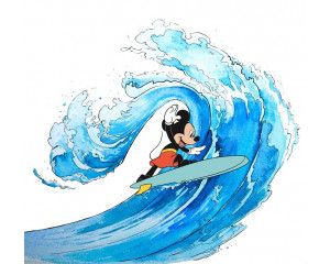 Mickey Mouse Surfing fotobehang met Mickey Mouse die over een gigantische golf surft, omringd door zon, zee en plezier.