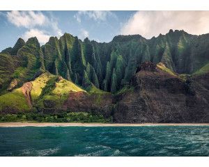 Berglandschap fotobehang uit een andere wereld, ideaal voor sci-fi en natuurliefhebbers.