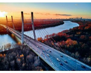 Siekierkowski Bridge in Warschau, Polen, afgebeeld op een fotobehang met een indrukwekkend stadsbeeld.