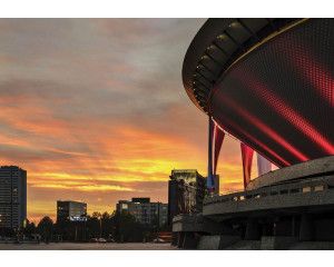 Schotelvormig monument in Katowice, Polen, weergegeven op gedetailleerd fotobehang.