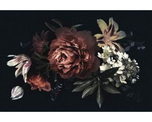 Vintage boeket van pioenrozen en bloemen, afgebeeld op een klassiek en stijlvol fotobehang.