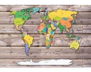 Wereldkaart gekleurd op hout, abstract fotobehang met levendige kleuren en een moderne uitstraling.