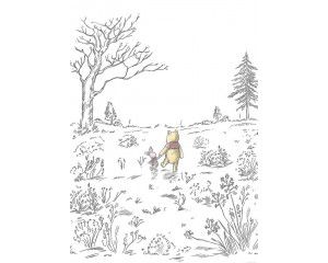 Winnie the Pooh Walk fotobehang toont Winnie de Poeh en Knorretje die hand in hand door een rustig bos wandelen, met zachte pastelkleuren.