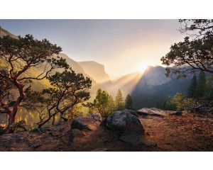 Yosemite National Park met een prachtig berglandschap bij zonsopkomst.
