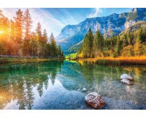 Fotobehang van een serene zonsondergang bij Hintersee, met een schilderachtig bergmeer dat de warme avondkleuren weerspiegelt, omringd door hoge bergen.