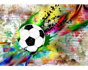 Een speelse mix van voetbal en graffiti, ontworpen voor sportieve kinderen die houden van creativiteit.