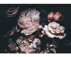 Fotobehang romantisch boeket bloemen met rozen en pioenrozen, zachte kleuren en sfeer.