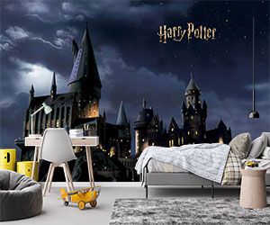 Harry Potter fotobehang in de kinderkamer met Zweinstein kasteel en nachtelijke lucht.